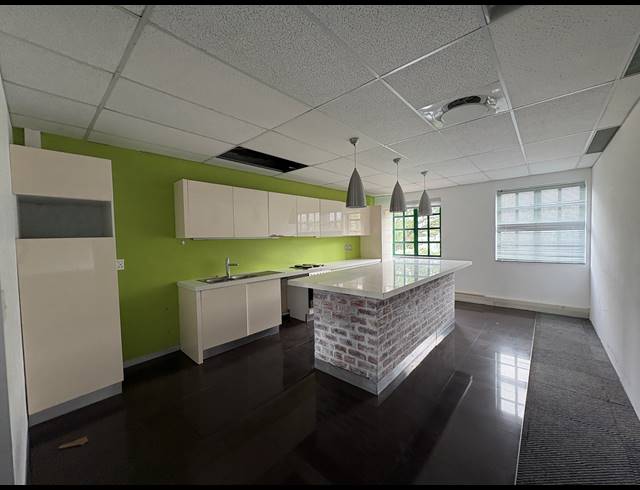 232M² OFFICE TO LET IN CLAREMONT